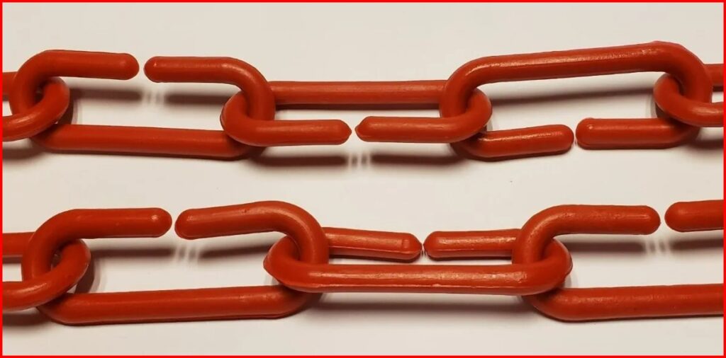 Cadena plástica roja